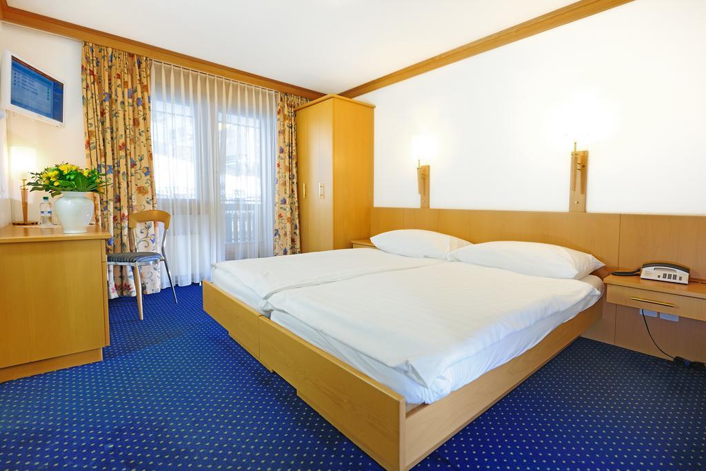 Alpenrose Hotel Zermatt Room photo