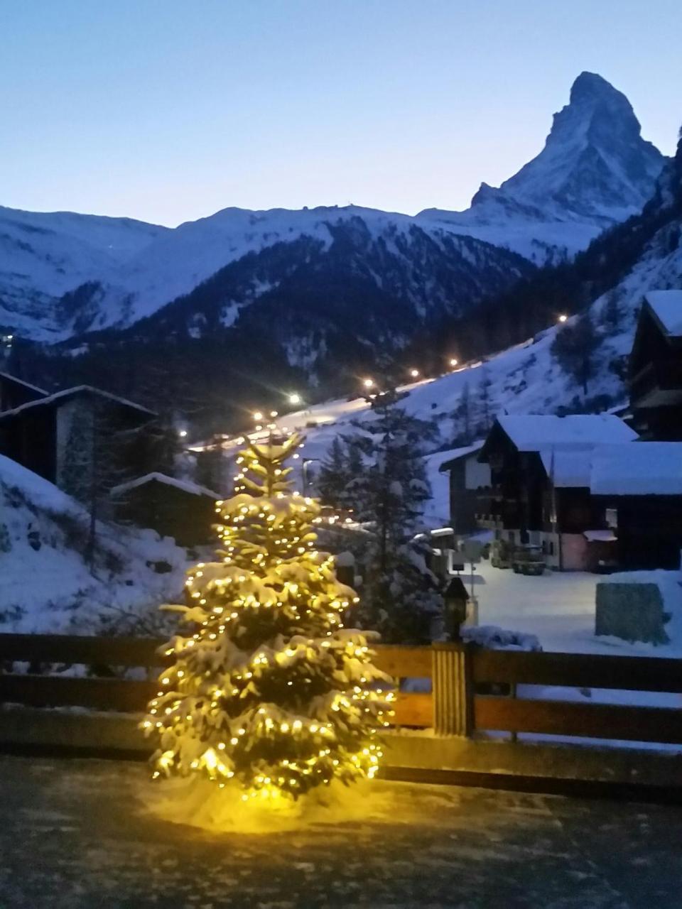 Alpenrose Hotel Zermatt Exterior photo