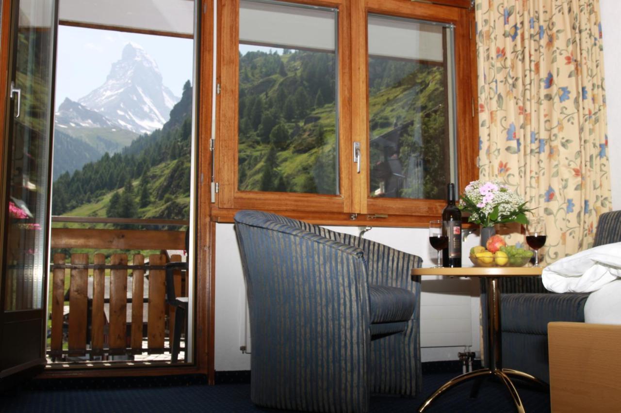 Alpenrose Hotel Zermatt Room photo
